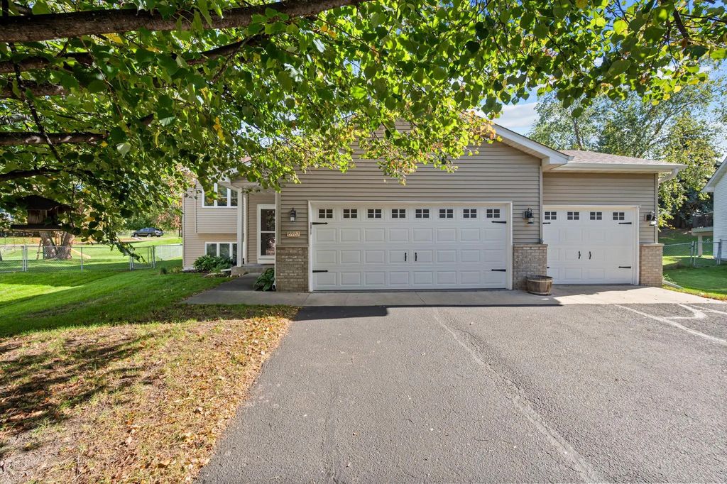 6982 Carlyle Road, Woodbury