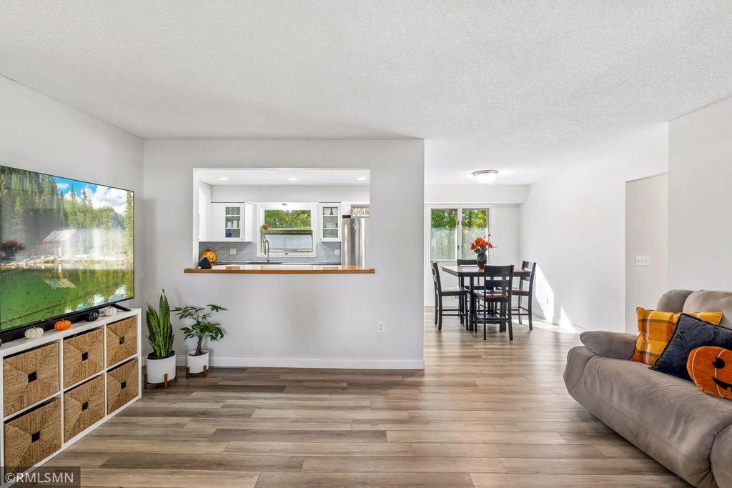 782 Main Street, Lino Lakes