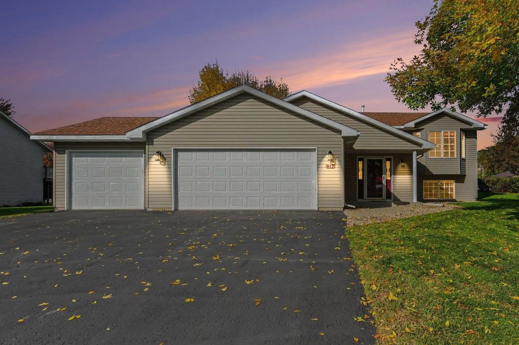 917 Sellards Drive, Dassel