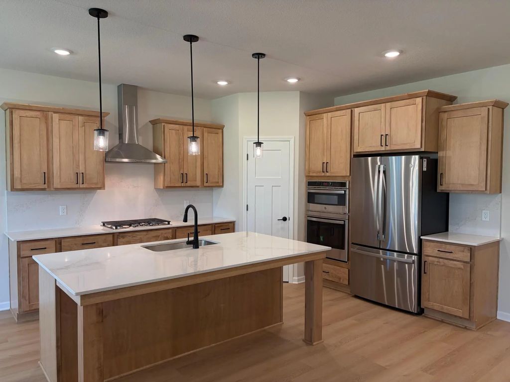 8212 Haywood Drive, Lino Lakes