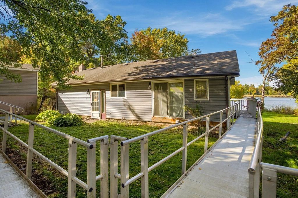 3903 Fanny Lake Road Ne, Cambridge