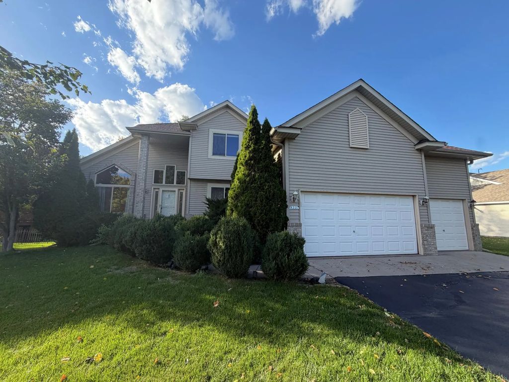 9337 Austrian Pine Avenue N, Brooklyn Park