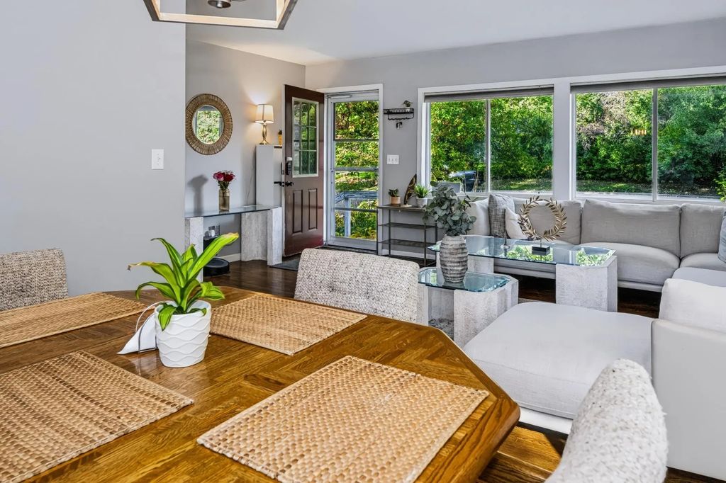 1325 Everest Lane N, Plymouth