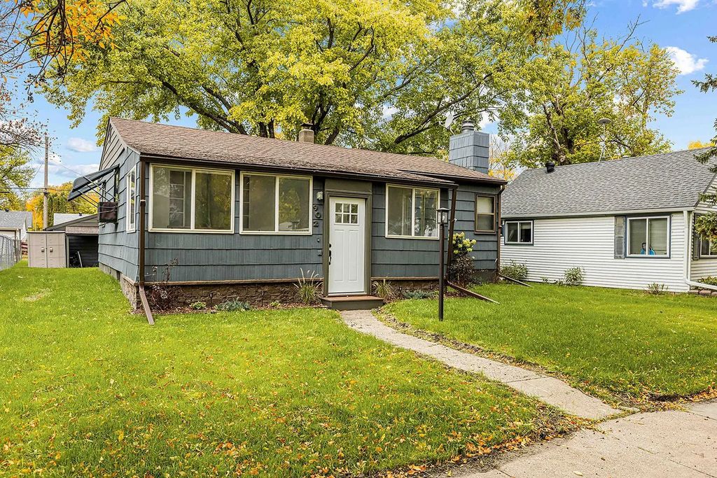902 N 26th Street N, Fargo