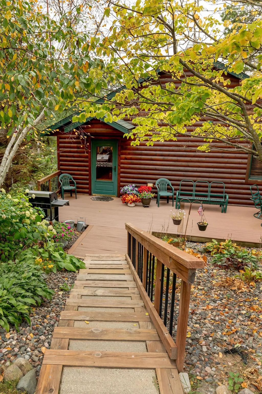 2800 White Pine Lane, Motley