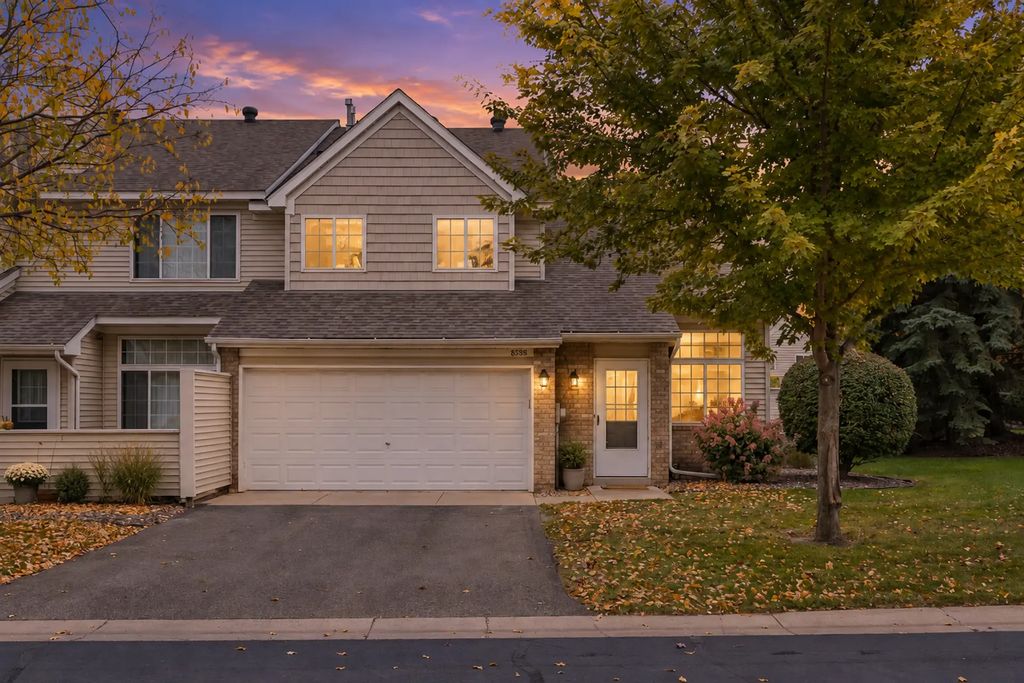 8588 Brinkley Lane, Inver Grove Heights