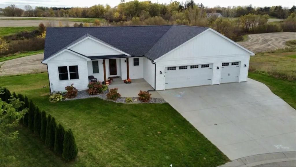 1122 3rd Street, Wanamingo