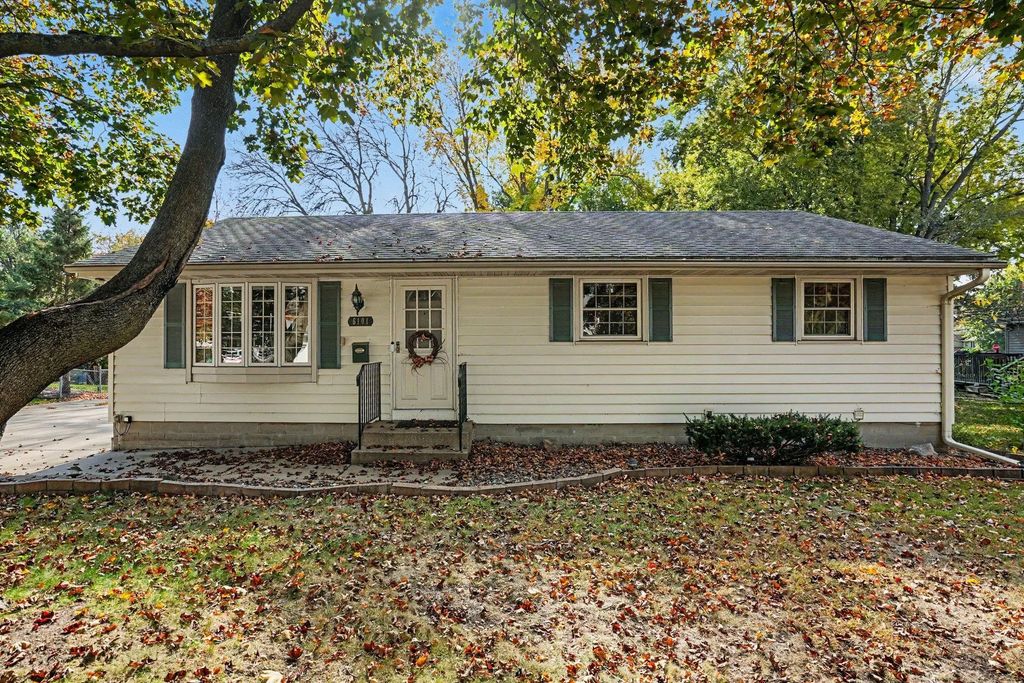 6101 Century Boulevard, Brooklyn Park