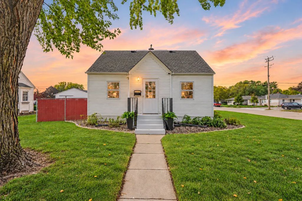 233 5th Avenue Ne, Osseo