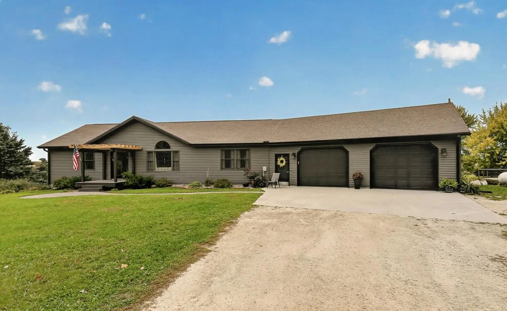 54917 280th Avenue, Pine Island
