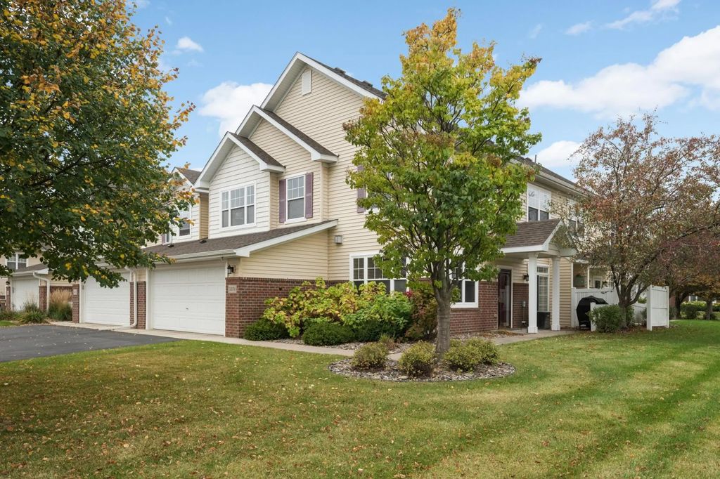 5370 172nd Street W 703, Farmington
