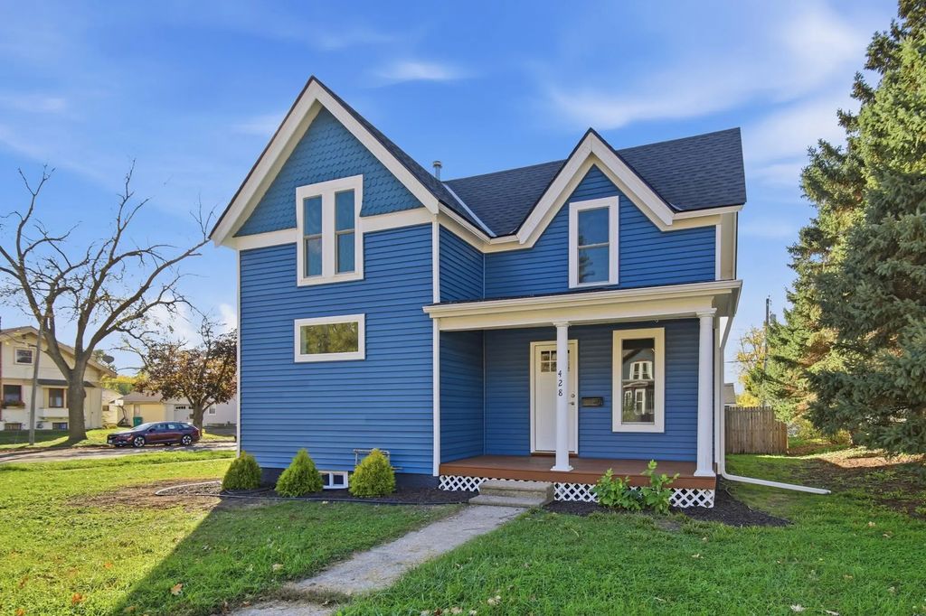 428 S Oak Avenue, Owatonna