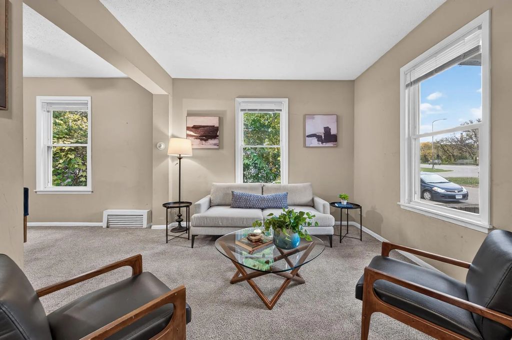 591 Payne Avenue, Saint Paul