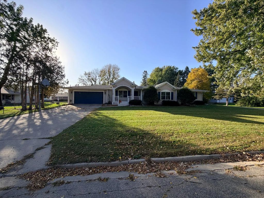 1130 Phinney Avenue, Detroit Lakes