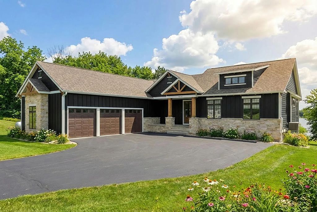 6611 County Road 6, Independence