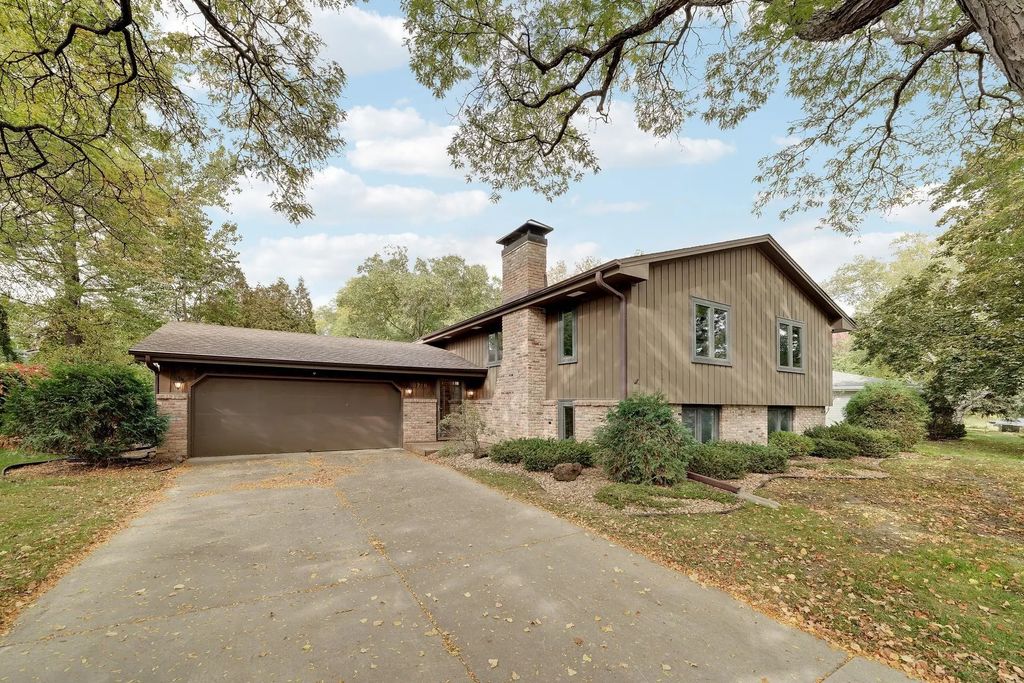 9716 Oxborough Road, Bloomington