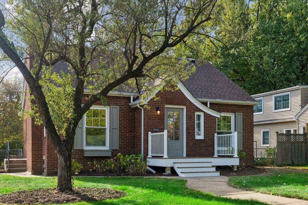 4050 Wooddale Avenue S, Saint Louis Park