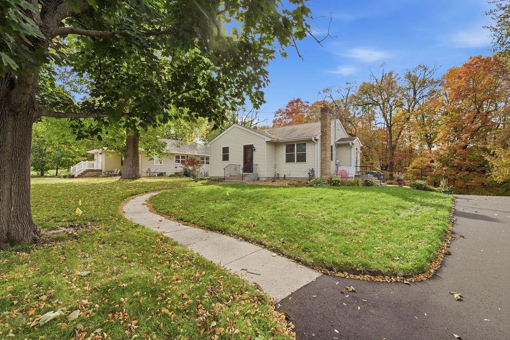 5530 Wedgewood Drive, Shorewood