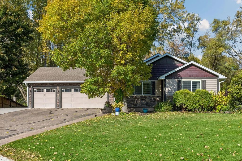17782 Javelin Court, Lakeville