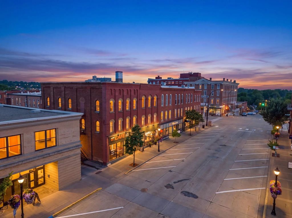 210-212 Bush Street, Red Wing