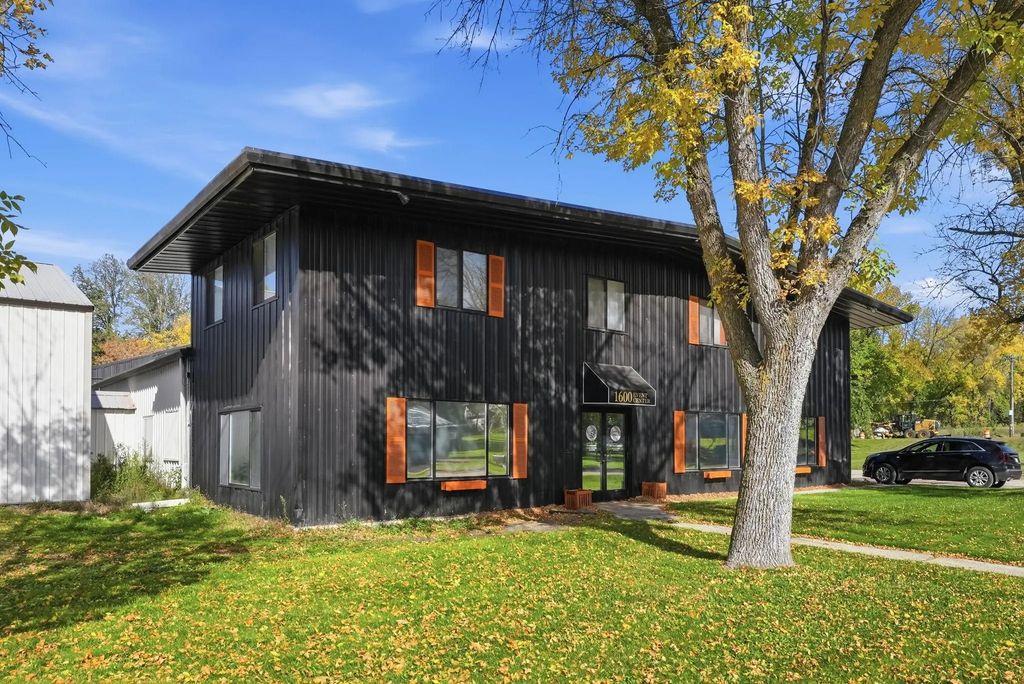 1600 11th Avenue Ne, Willmar