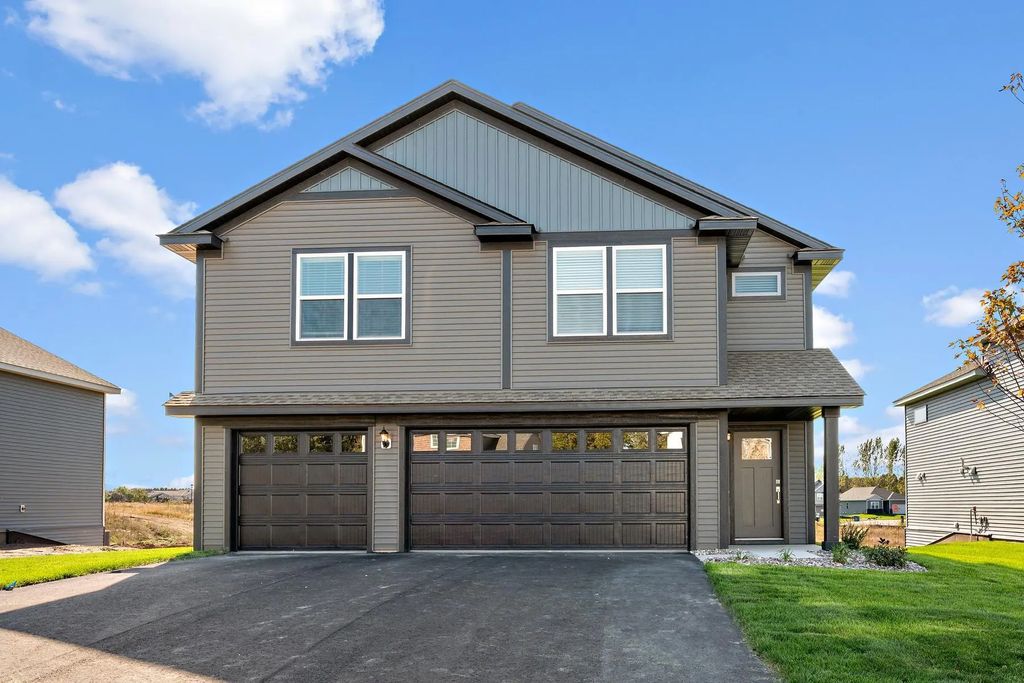 904 Spruce Circle N, Cambridge