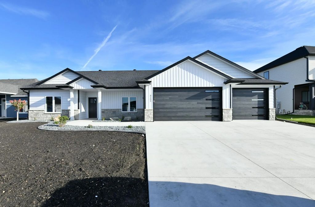 3155 Archer Place S, Fargo