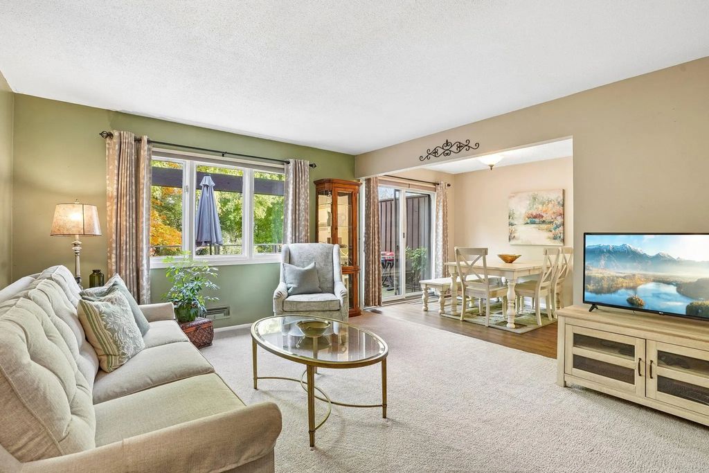 225 Birnamwood Drive, Burnsville
