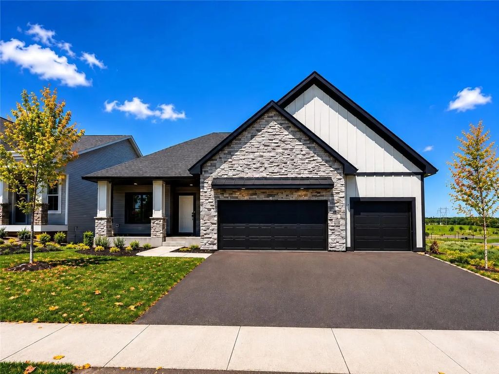 13842 Arrowhead Way, Rosemount