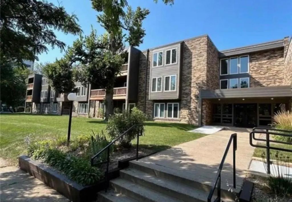 450 Ford Road 215, Saint Louis Park