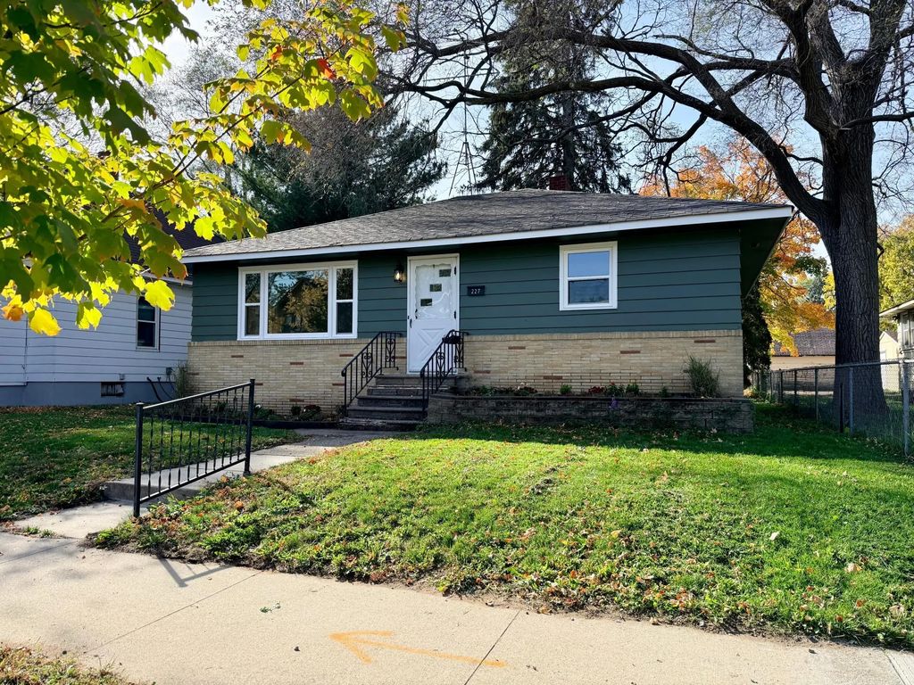 227 22nd Avenue N, Saint Cloud