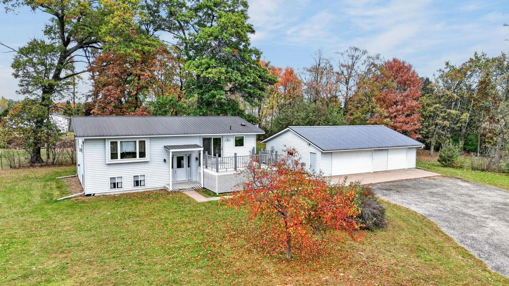 363 Pavelski Road, Eau Claire