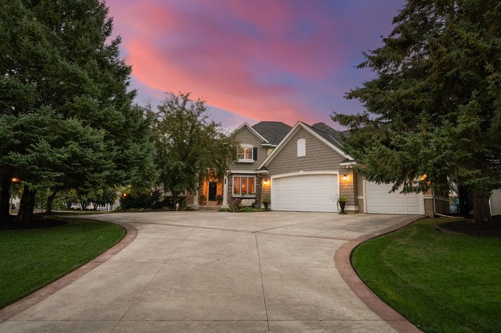 7757 7th Street N, Oakdale