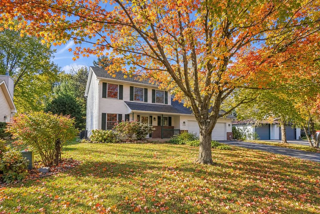 2354 Heights Avenue E, Maplewood