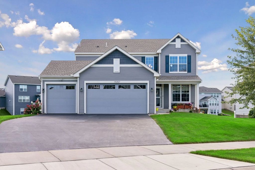 19257 Meadow View Lane, Maple Grove