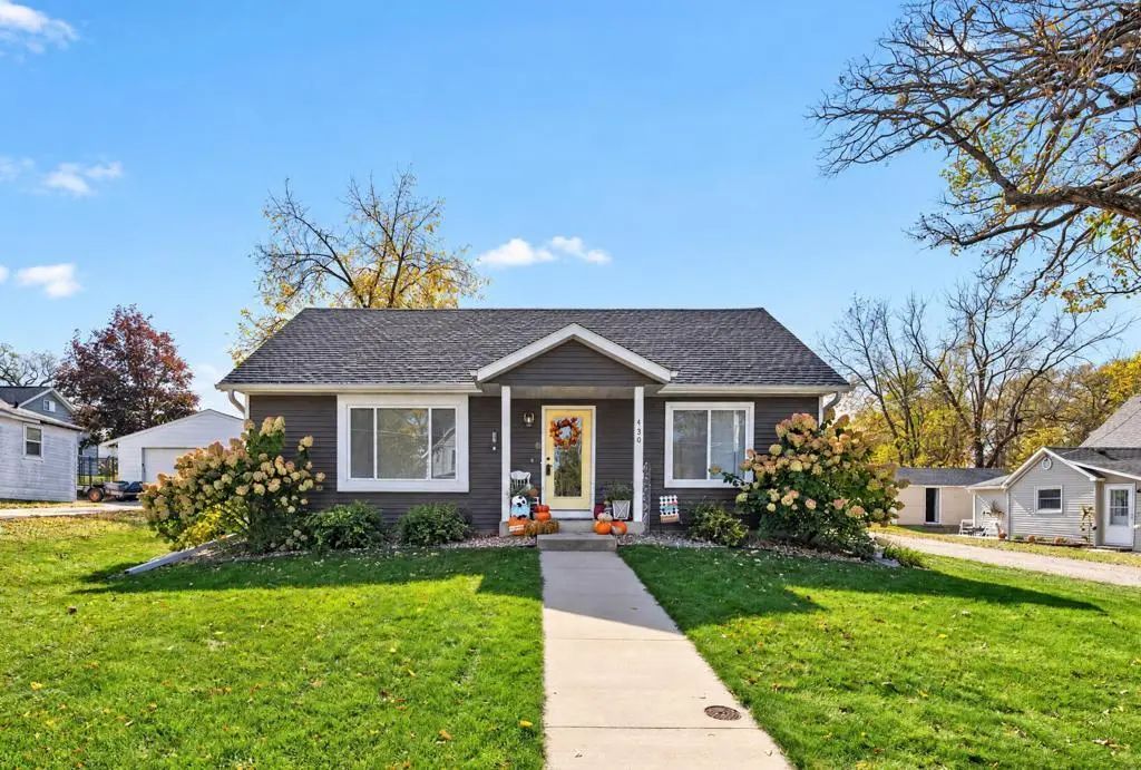 430 Summit Street Ne, Chatfield