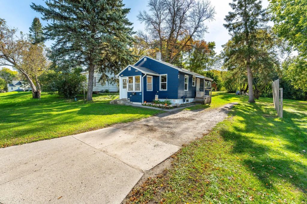 810 E Junius Avenue, Fergus Falls