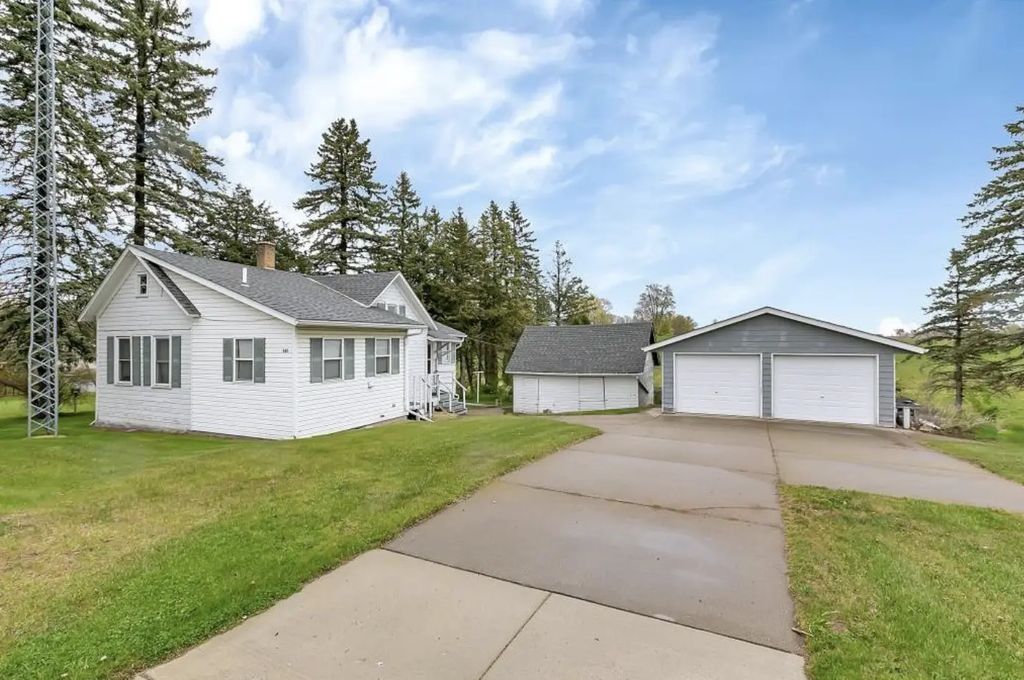 540 4th Street, Holdingford