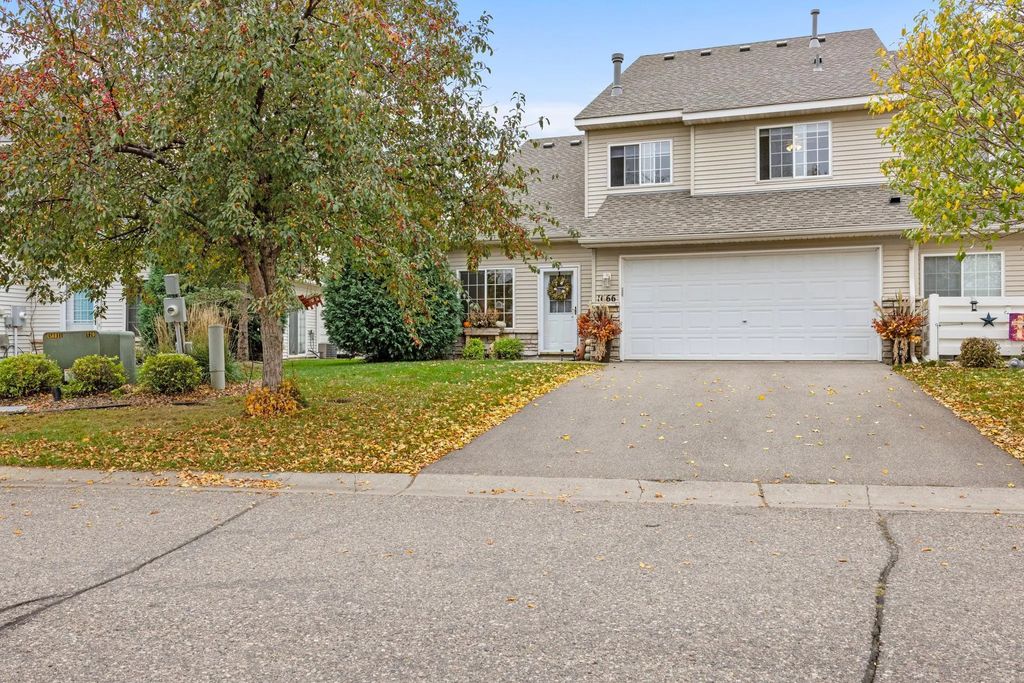 1666 Freedom Lane, Waconia