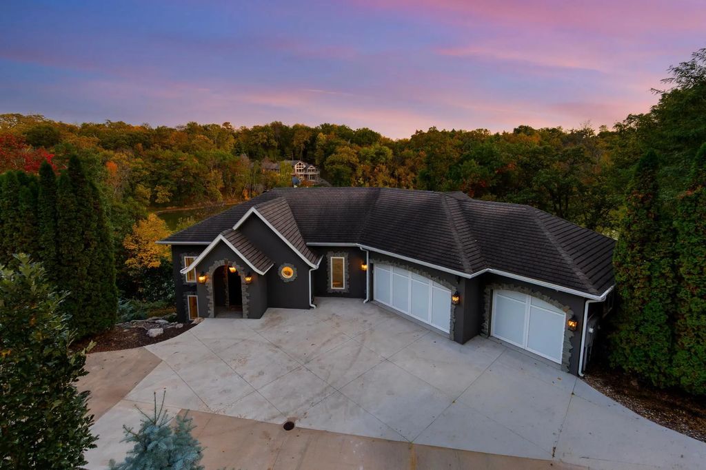 5966 Blackberry Trail E, Inver Grove Heights