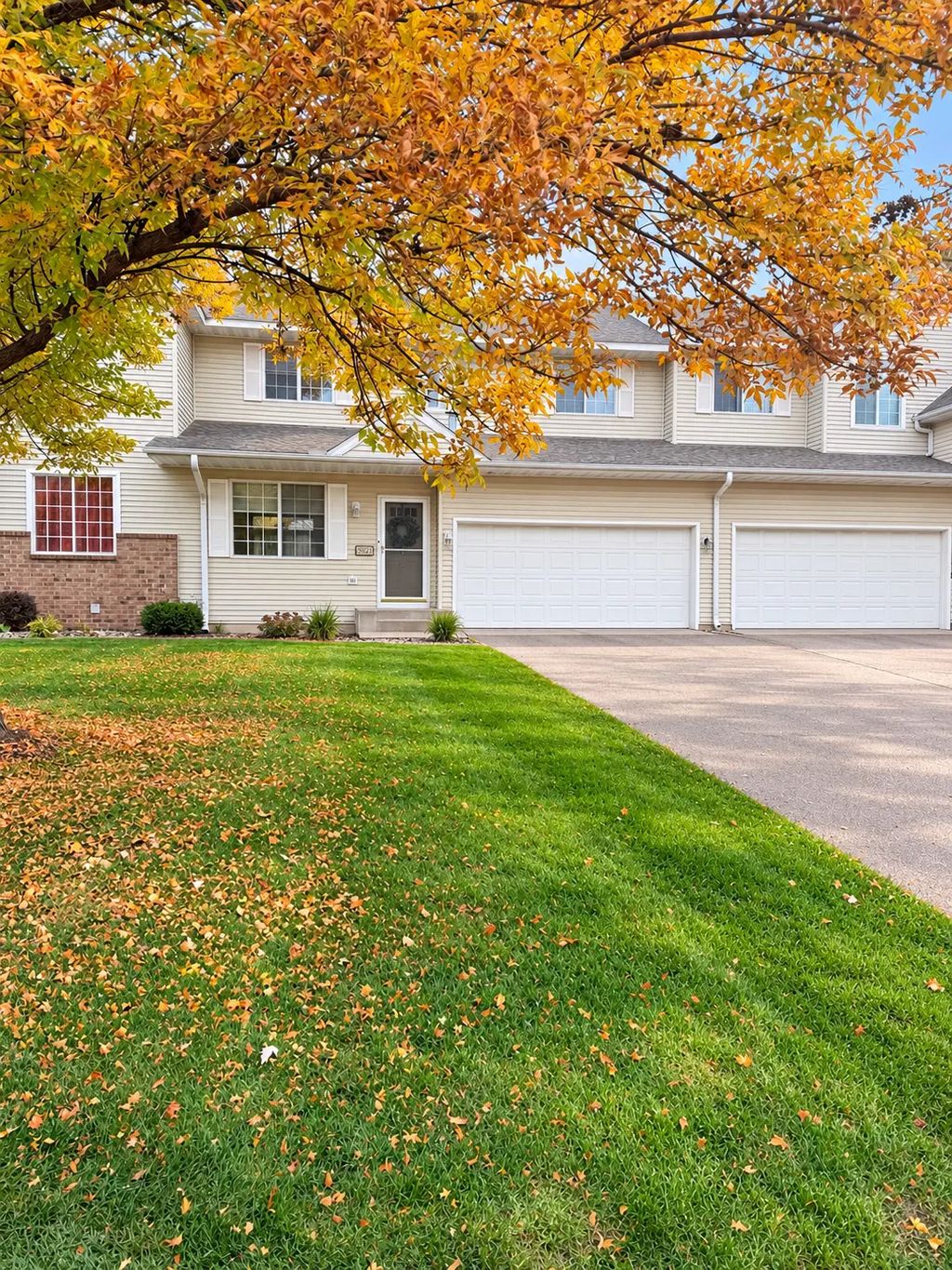 8923 Olive Lane N, Maple Grove