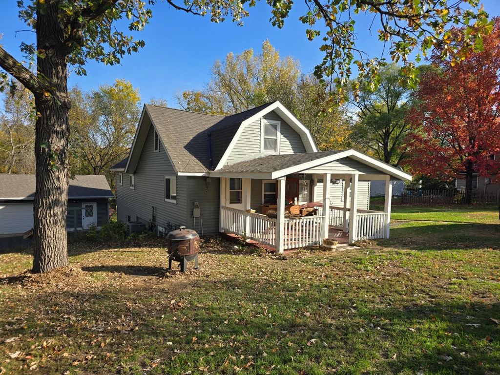 424 Water Street E, Cannon Falls