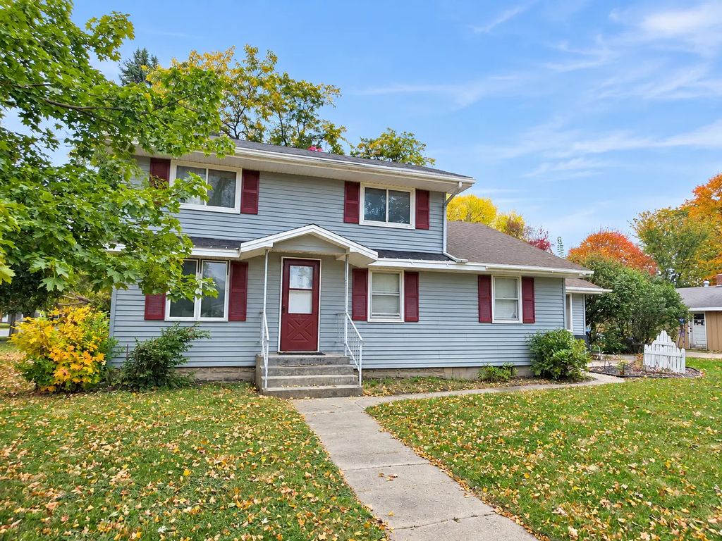 610 2nd Street N, Dassel