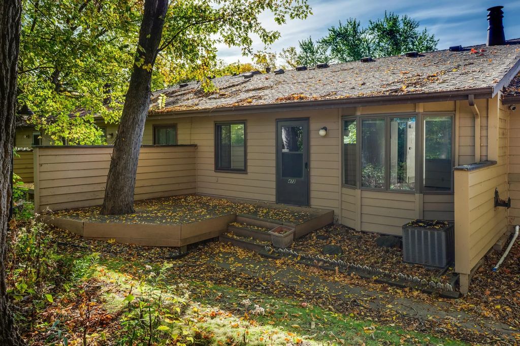 472 W Eagle Lake Drive, Maple Grove