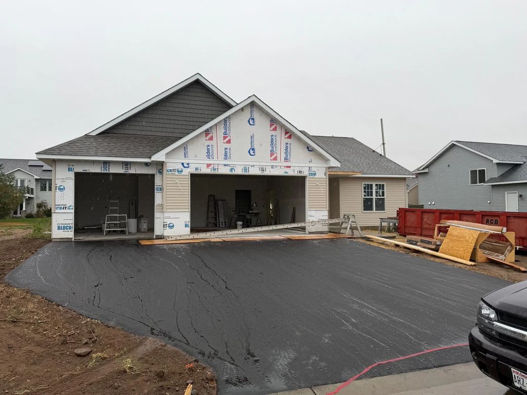 1615 Squirrel Way, New Richmond