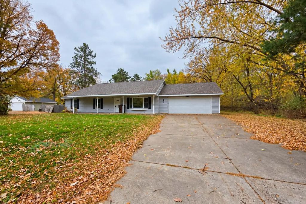 615 Fair Avenue W, Mora