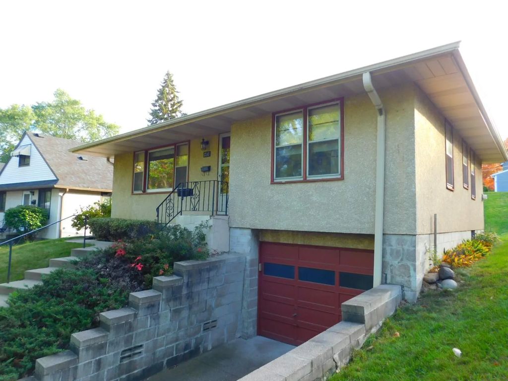 710 Edgar Avenue, Saint Paul