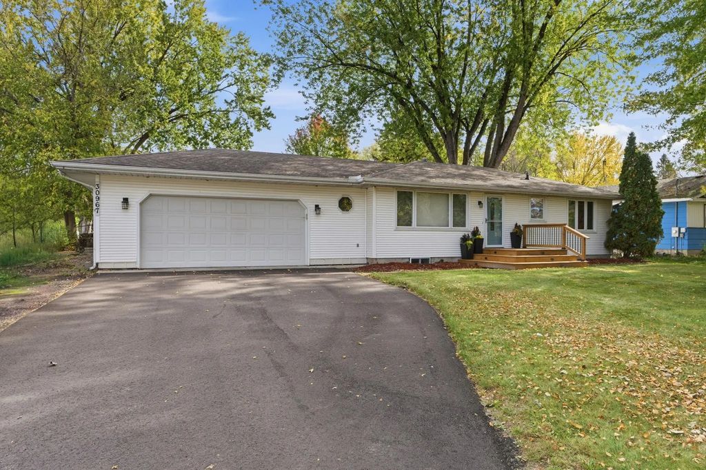30967 N Lakes Trail, Lindstrom