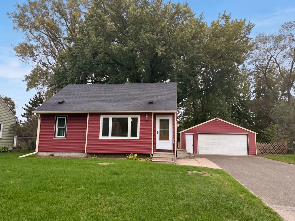7 Park Drive, Circle Pines
