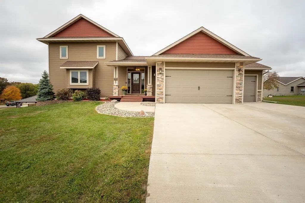 651 Depree Way, Glenwood
